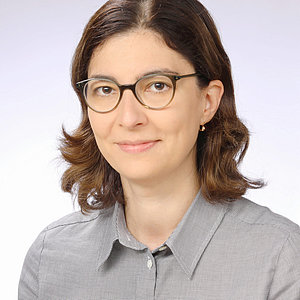 Dr. Andreea Hiemer